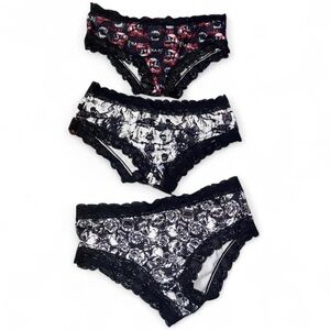 New Lace-Trim goth Bikini Panties - Black & White